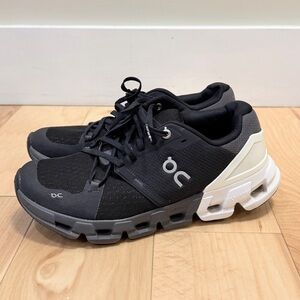 On Cloud Women’s Cloudflyer 4 Running Athletic Sneakers